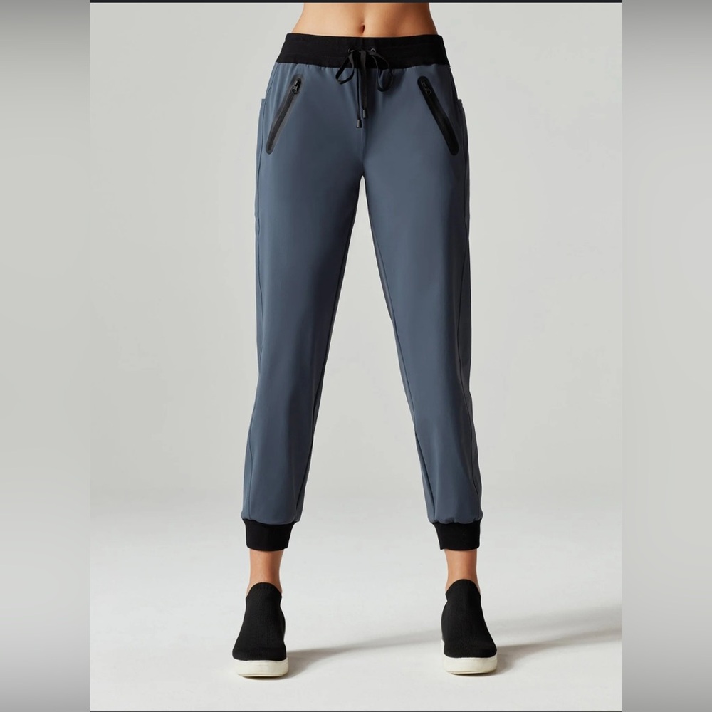 Blanc Noir Original Getaway Jogger in Turbulence (Gray)